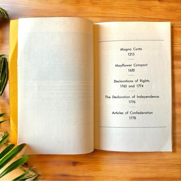 VINTAGE 1975 U.S. & California Constitution Book Historical Document Collection - Picture 6 of 12